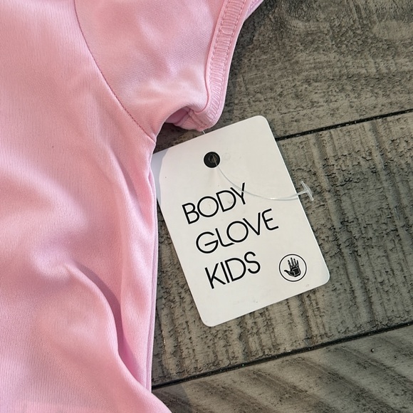 Body glove 4 piece set girls size 24 months - Picture 2 of 3